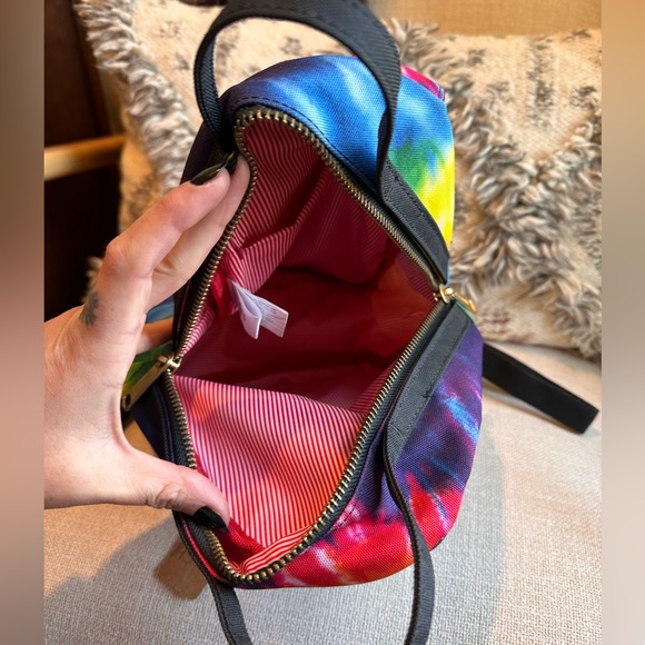mini hershcel back pack rainbow tie-dye - Picture 8 of 10